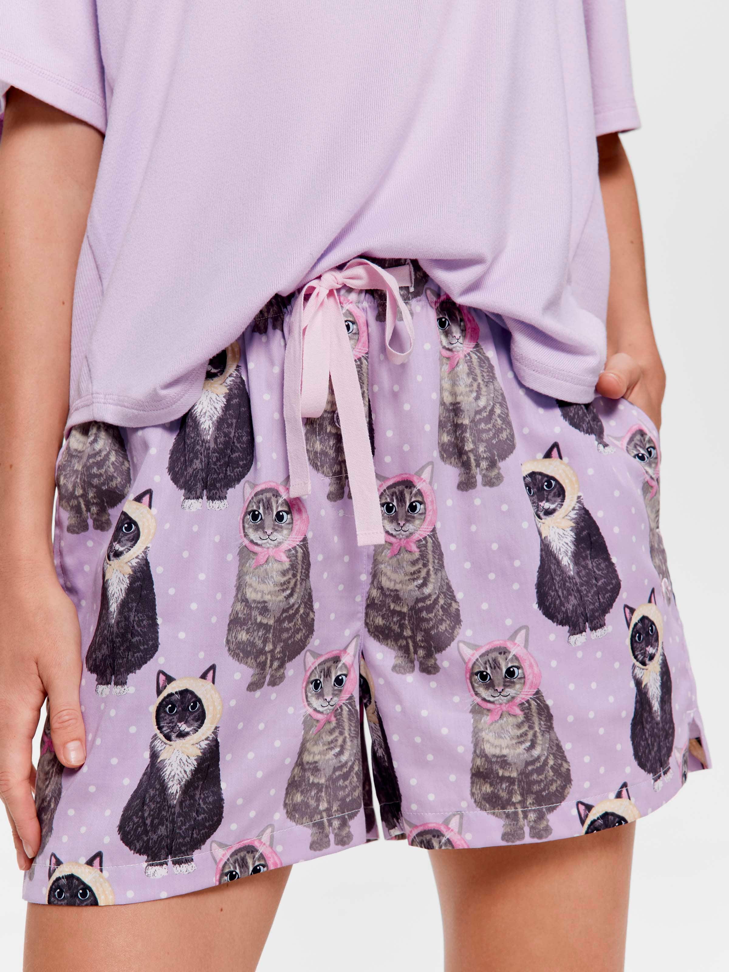 Babushka Cat 100% Cotton Relaxed Mid Short